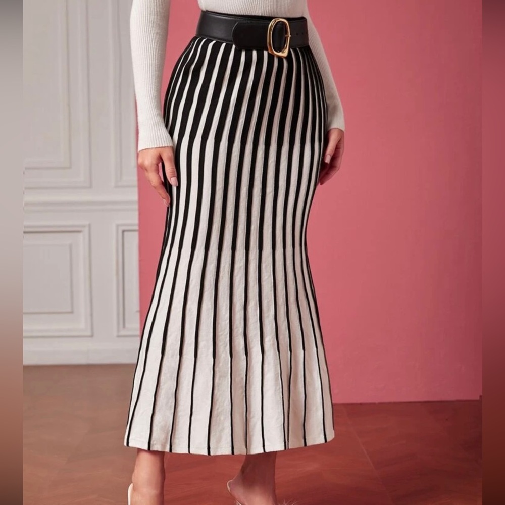 ISO!!! Black and white SHEIN skirt